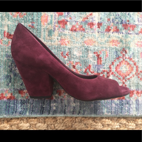 Vince Camuto Berit 61/2 heels - Picture 1 of 2